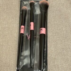 TRIO BRUSH SET YC COLLECTION